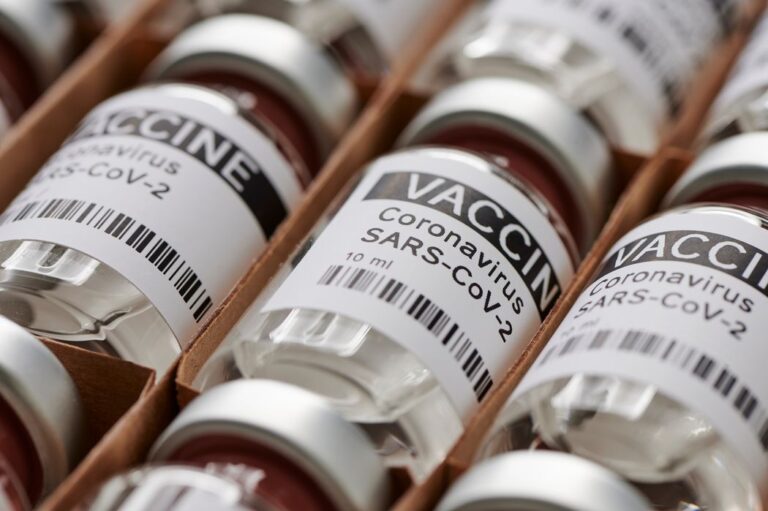 How Security Guards are Playing Important Roles in the Vaccination Process
